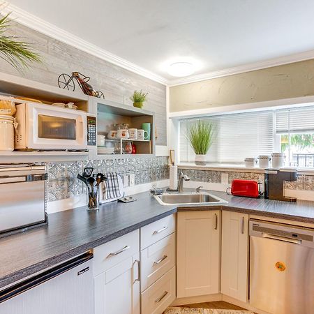 Charming Updated Retreat Walk To Lake Stevens! Eksteriør billede