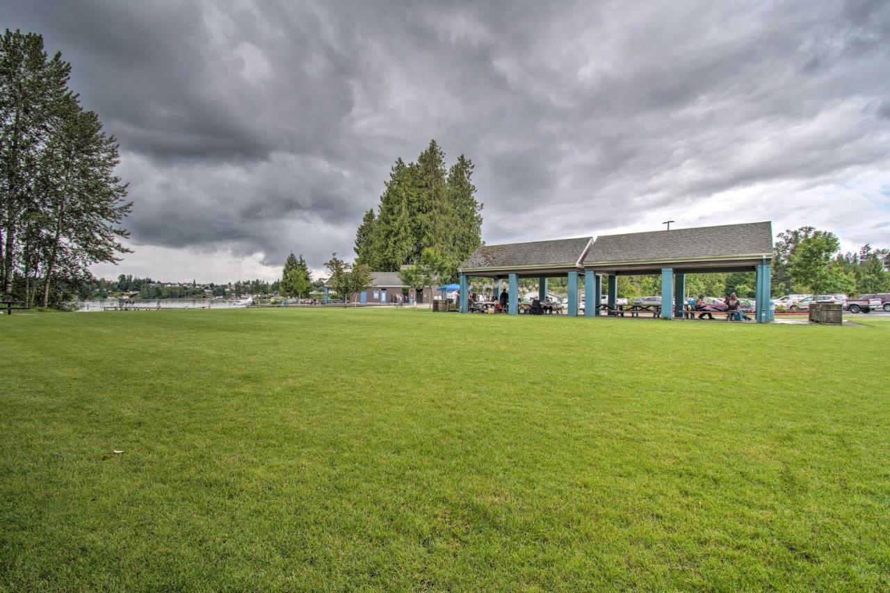 Charming Updated Retreat Walk To Lake Stevens! Eksteriør billede