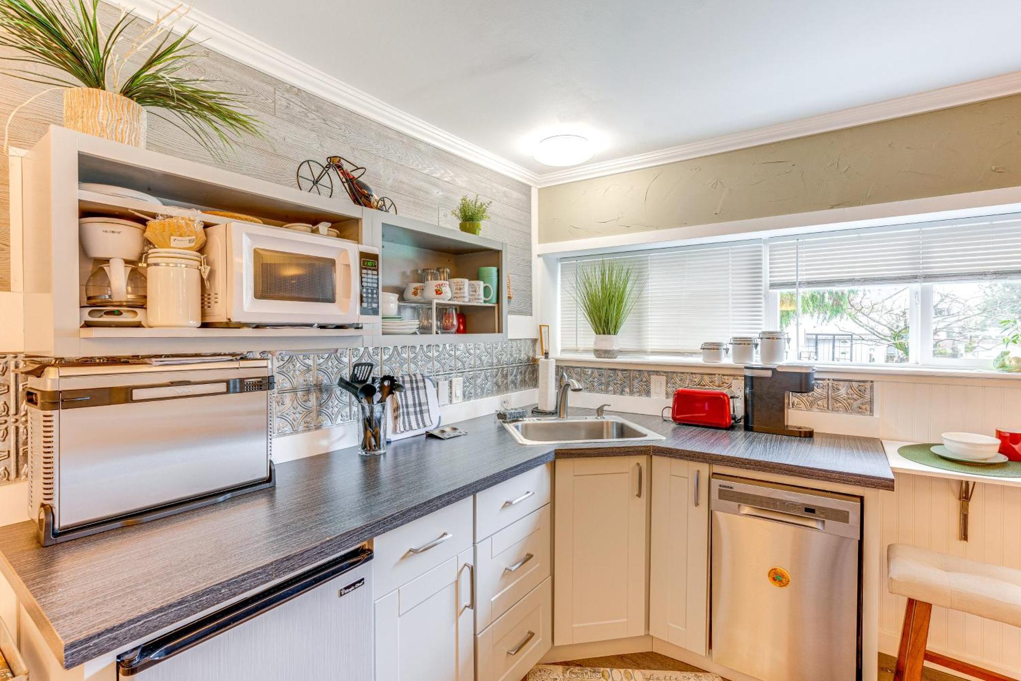 Charming Updated Retreat Walk To Lake Stevens! Eksteriør billede
